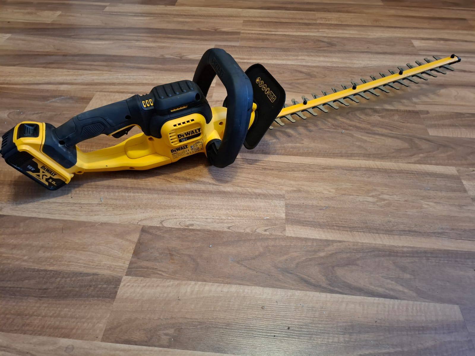 Elektryczne nożyce do żywopłotu DeWalt